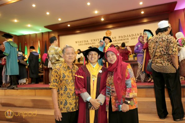 Wisuda Unpad Gel I TA 2017_2018 Sesi VI 132