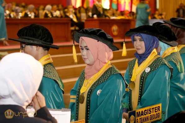 Wisuda Unpad Gel I TA 2017_2018 Sesi VI 149