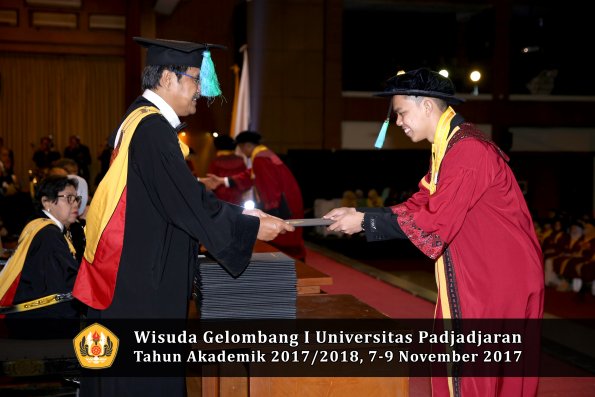 Wisuda Unpad Gel I TA 2017_2018  Fakultas Perikanan dan Ilmu Kelautan oleh Dekan 005