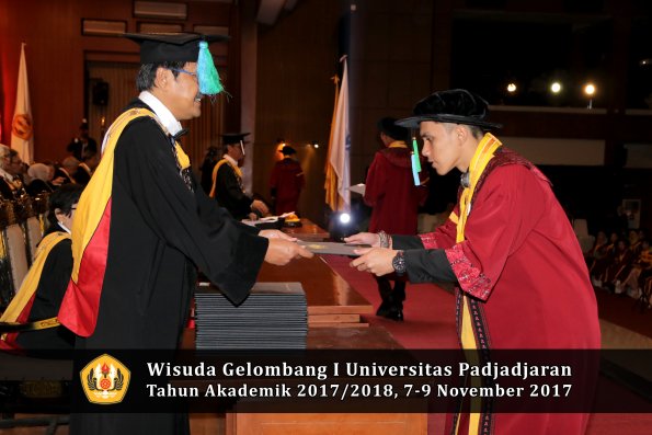 Wisuda Unpad Gel I TA 2017_2018  Fakultas Perikanan dan Ilmu Kelautan oleh Dekan 007