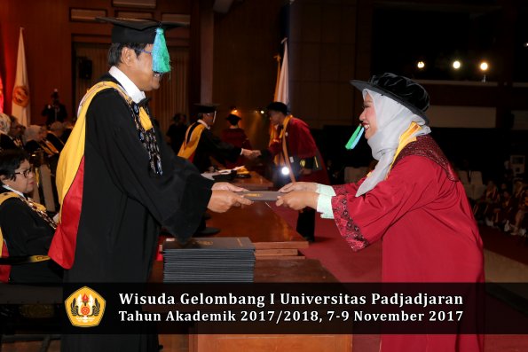 Wisuda Unpad Gel I TA 2017_2018  Fakultas Perikanan dan Ilmu Kelautan oleh Dekan 017