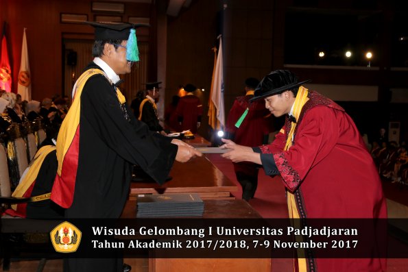 Wisuda Unpad Gel I TA 2017_2018  Fakultas Perikanan dan Ilmu Kelautan oleh Dekan 110