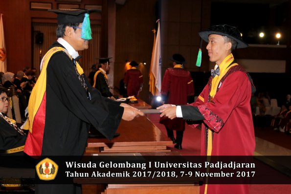 Wisuda Unpad Gel I TA 2017_2018  Fakultas Perikanan dan Ilmu Kelautan oleh Dekan 117