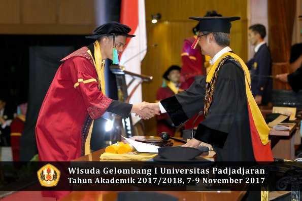 Wisuda Unpad Gel I TA 2017_2018  Fakultas Perikanan dan Ilmu Kelautan oleh Rektor 005