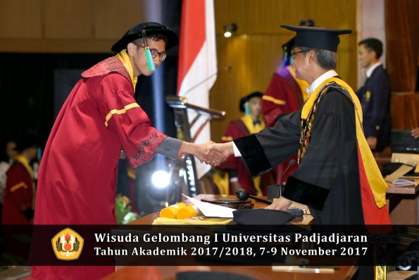 Wisuda Unpad Gel I TA 2017_2018  Fakultas Perikanan dan Ilmu Kelautan oleh Rektor 006
