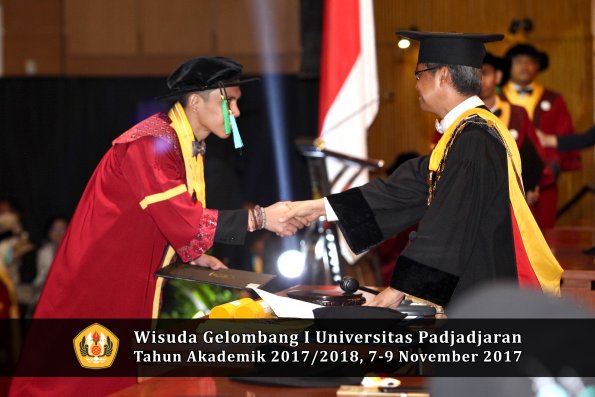 Wisuda Unpad Gel I TA 2017_2018  Fakultas Perikanan dan Ilmu Kelautan oleh Rektor 007