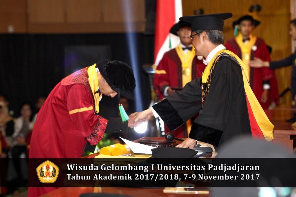 Wisuda Unpad Gel I TA 2017_2018  Fakultas Perikanan dan Ilmu Kelautan oleh Rektor 008