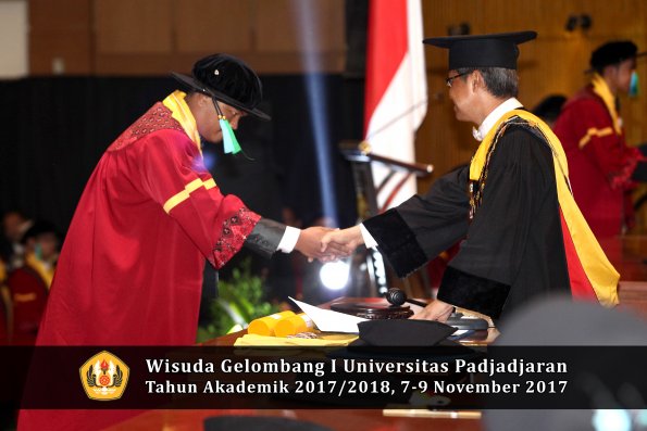 Wisuda Unpad Gel I TA 2017_2018  Fakultas Perikanan dan Ilmu Kelautan oleh Rektor 009
