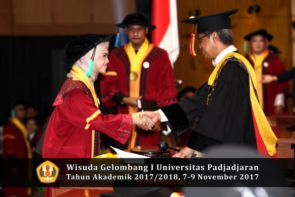 Wisuda Unpad Gel I TA 2017_2018  Fakultas Perikanan dan Ilmu Kelautan oleh Rektor 011