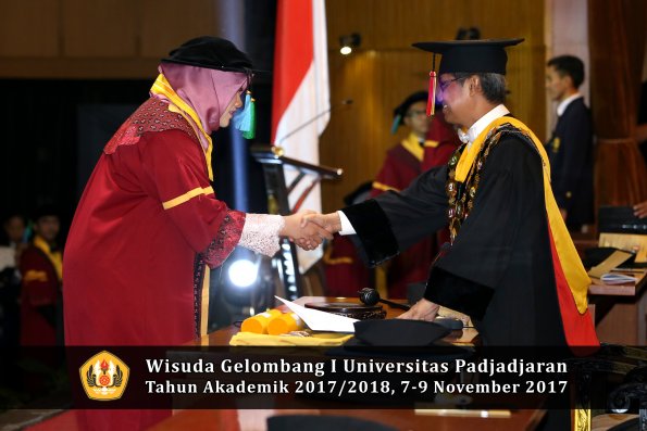 Wisuda Unpad Gel I TA 2017_2018  Fakultas Perikanan dan Ilmu Kelautan oleh Rektor 013
