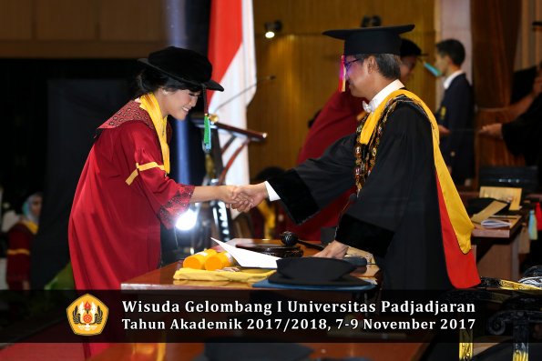 Wisuda Unpad Gel I TA 2017_2018  Fakultas Perikanan dan Ilmu Kelautan oleh Rektor 015