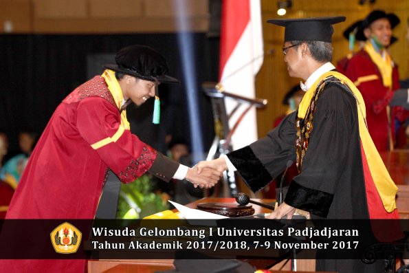Wisuda Unpad Gel I TA 2017_2018  Fakultas Perikanan dan Ilmu Kelautan oleh Rektor 093