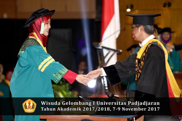 Wisuda Unpad Gel I TA 2017_2018  Fakultas Farmasi oleh Rektor 002