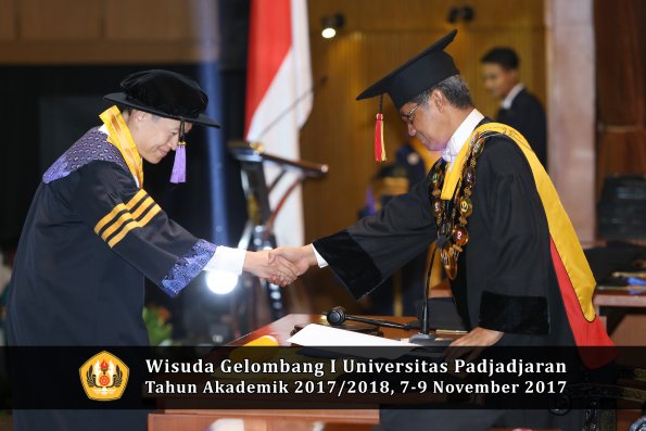 Wisuda Unpad Gel I TA 2017_2018  Fakultas psikologi oleh Rektor 001