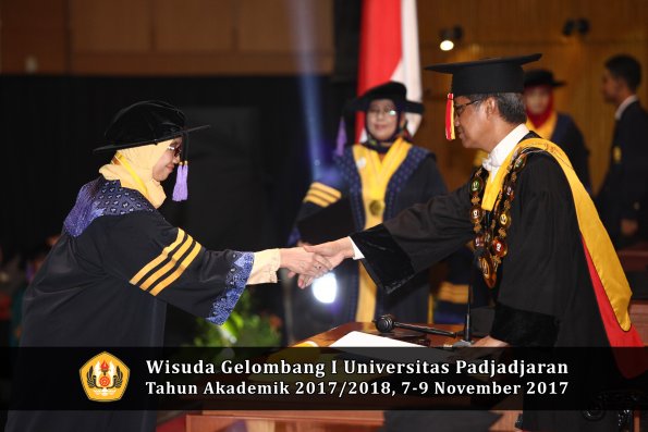 Wisuda Unpad Gel I TA 2017_2018  Fakultas psikologi oleh Rektor 002