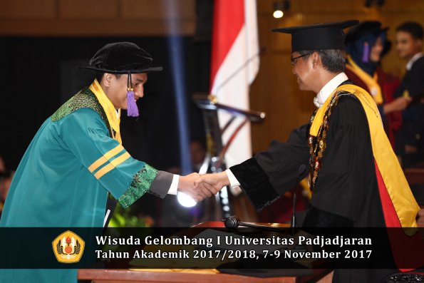 Wisuda Unpad Gel I TA 2017_2018  Fakultas psikologi oleh Rektor 026