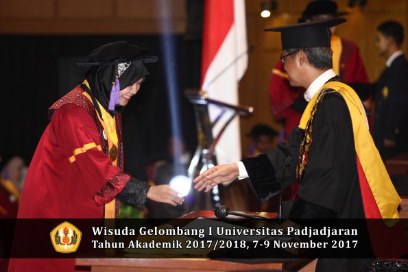 Wisuda Unpad Gel I TA 2017_2018  Fakultas psikologi oleh Rektor 039