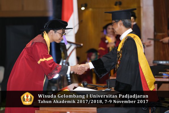 Wisuda Unpad Gel I TA 2017_2018  Fakultas psikologi oleh Rektor 080