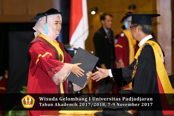 Wisuda Unpad Gel I TA 2017_2018  Fakultas  ilmu budaya  oleh rektor  216