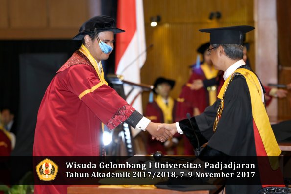 Wisuda Unpad Gel I TA 2017_2018  Fakultas  ilmu budaya  oleh rektor  248