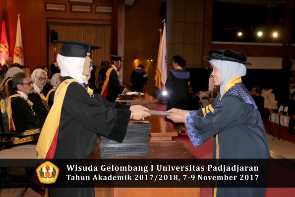 Wisuda Unpad Gel I TA 2017_2018  Fakultas peternakani oleh Dekan 005