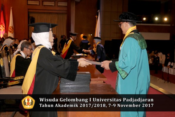 Wisuda Unpad Gel I TA 2017_2018  Fakultas peternakani oleh Dekan 006