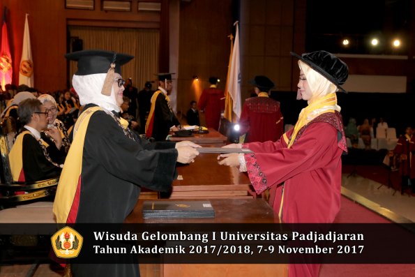 Wisuda Unpad Gel I TA 2017_2018  Fakultas peternakani oleh Dekan 034