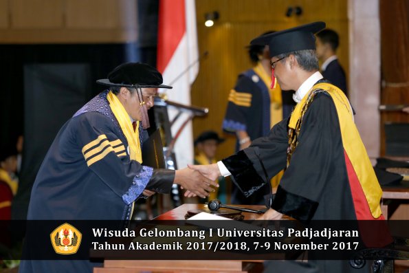Wisuda Unpad Gel I TA 2017_2018  Fakultas peternakan oleh Rektor 003