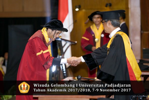 Wisuda Unpad Gel I TA 2017_2018  Fakultas peternakan oleh Rektor 009