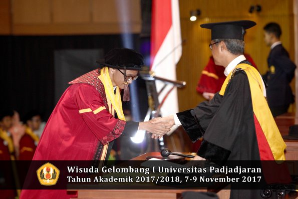 Wisuda Unpad Gel I TA 2017_2018  Fakultas peternakan oleh Rektor 011