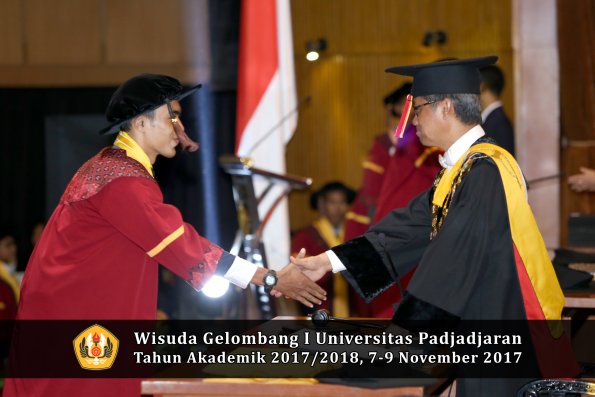 Wisuda Unpad Gel I TA 2017_2018  Fakultas peternakan oleh Rektor 016