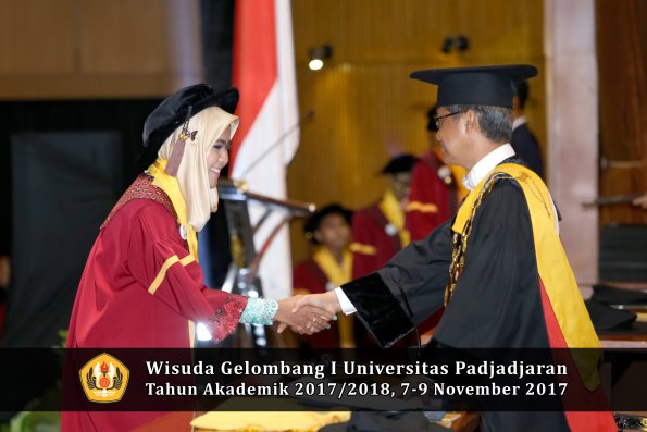 Wisuda Unpad Gel I TA 2017_2018  Fakultas peternakan oleh Rektor 041