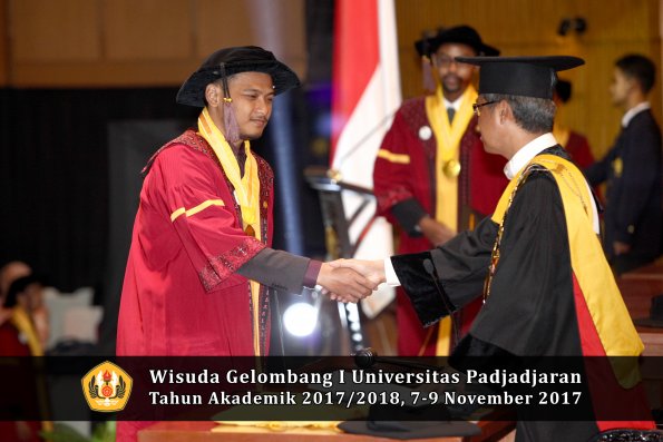 Wisuda Unpad Gel I TA 2017_2018  Fakultas peternakan oleh Rektor 043