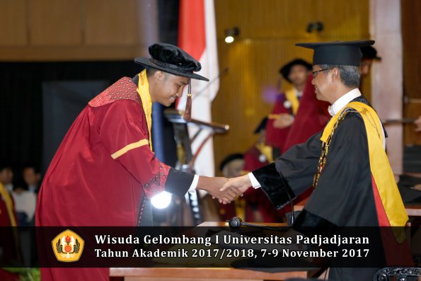 Wisuda Unpad Gel I TA 2017_2018  Fakultas peternakan oleh Rektor 049