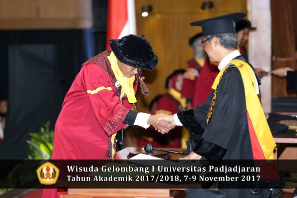 Wisuda Unpad Gel I TA 2017_2018  Fakultas peternakan oleh Rektor 058