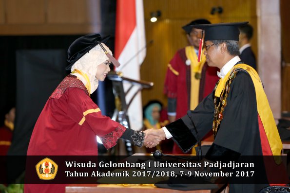 Wisuda Unpad Gel I TA 2017_2018  Fakultas peternakan oleh Rektor 071