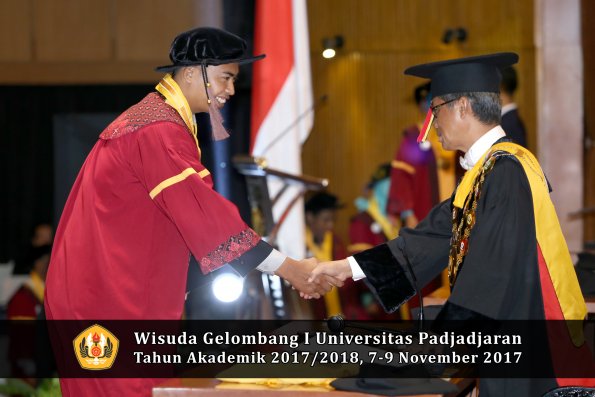 Wisuda Unpad Gel I TA 2017_2018  Fakultas peternakan oleh Rektor 073