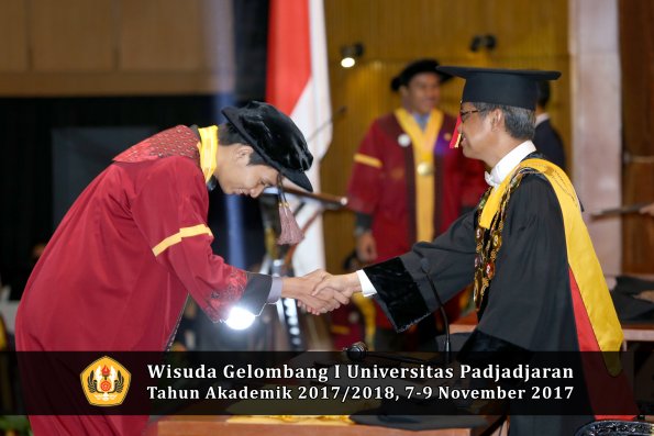 Wisuda Unpad Gel I TA 2017_2018  Fakultas peternakan oleh Rektor 077