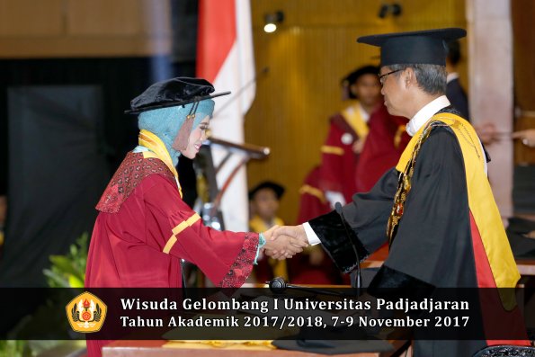 Wisuda Unpad Gel I TA 2017_2018  Fakultas peternakan oleh Rektor 079