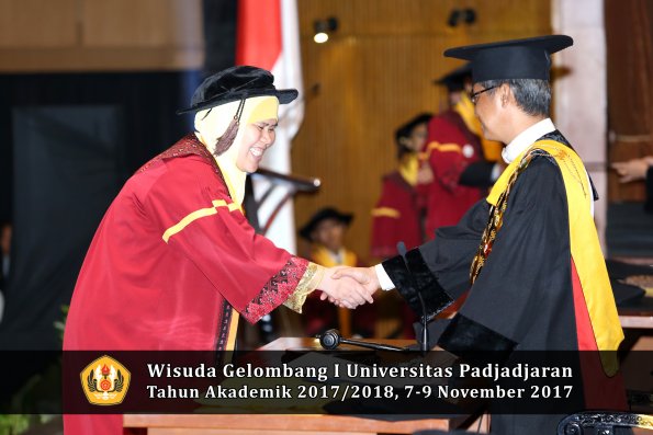 Wisuda Unpad Gel I TA 2017_2018  Fakultas peternakan oleh Rektor 082