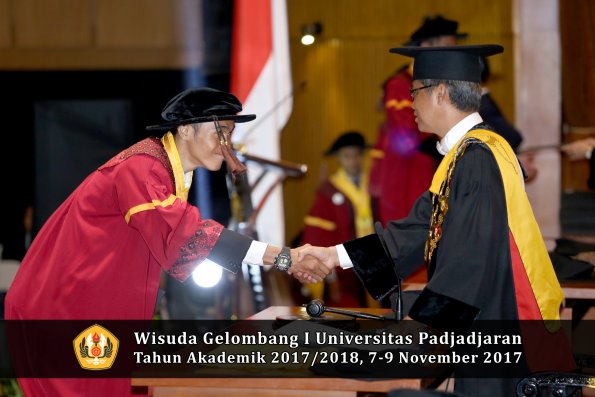 Wisuda Unpad Gel I TA 2017_2018  Fakultas peternakan oleh Rektor 086