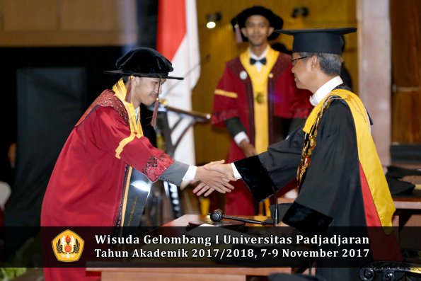 Wisuda Unpad Gel I TA 2017_2018  Fakultas peternakan oleh Rektor 098