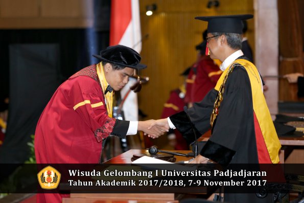 Wisuda Unpad Gel I TA 2017_2018  Fakultas peternakan oleh Rektor 103