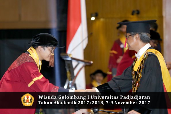 Wisuda Unpad Gel I TA 2017_2018  Fakultas peternakan oleh Rektor 106