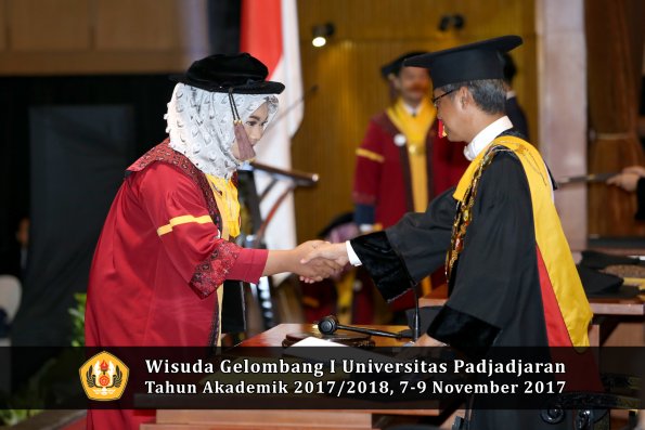 Wisuda Unpad Gel I TA 2017_2018  Fakultas peternakan oleh Rektor 112