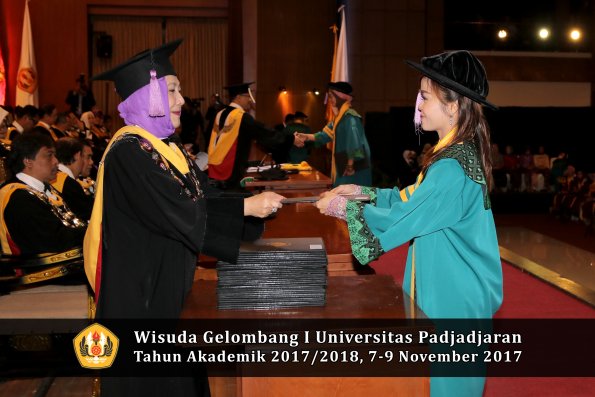 Wisuda Unpad Gel I TA 2017_2018  Fakultas kedokteran gigi oleh  Dekan 005