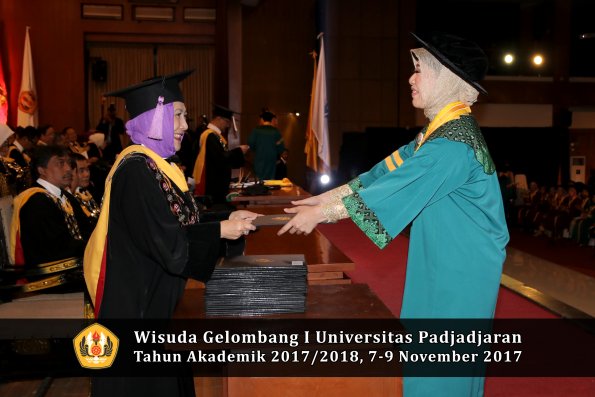 Wisuda Unpad Gel I TA 2017_2018  Fakultas kedokteran gigi oleh  Dekan 008