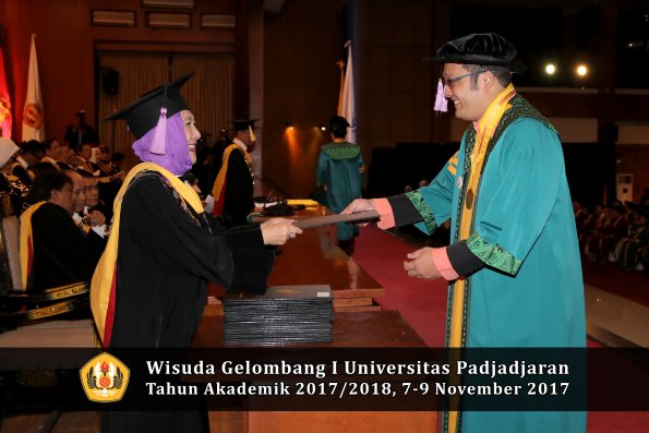 Wisuda Unpad Gel I TA 2017_2018  Fakultas kedokteran gigi oleh  Dekan 011