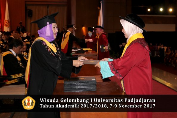 Wisuda Unpad Gel I TA 2017_2018  Fakultas kedokteran gigi oleh  Dekan 016