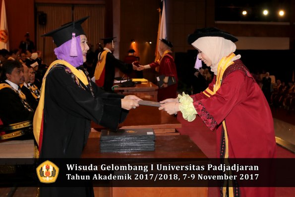 Wisuda Unpad Gel I TA 2017_2018  Fakultas kedokteran gigi oleh  Dekan 018